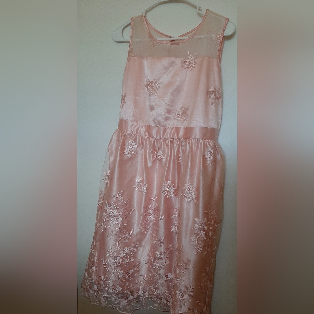 Girl's dress